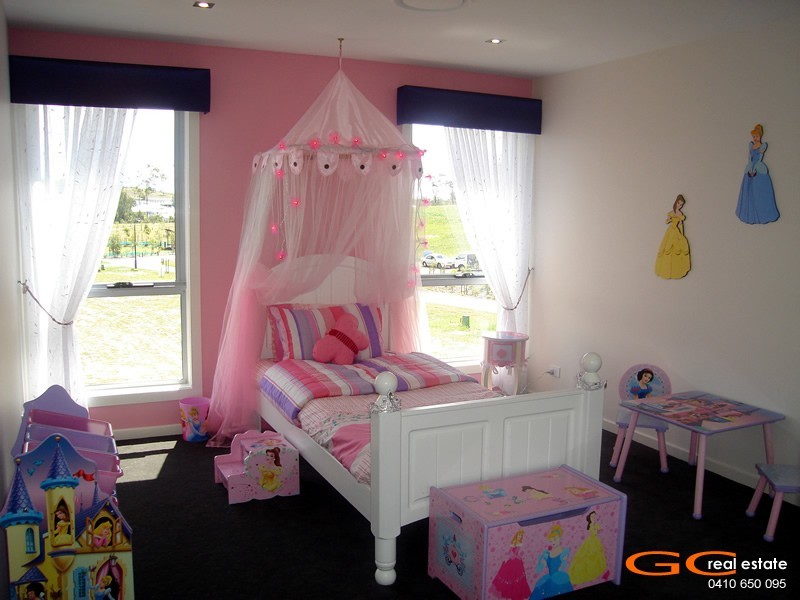 Coomera Waters QLD 4209