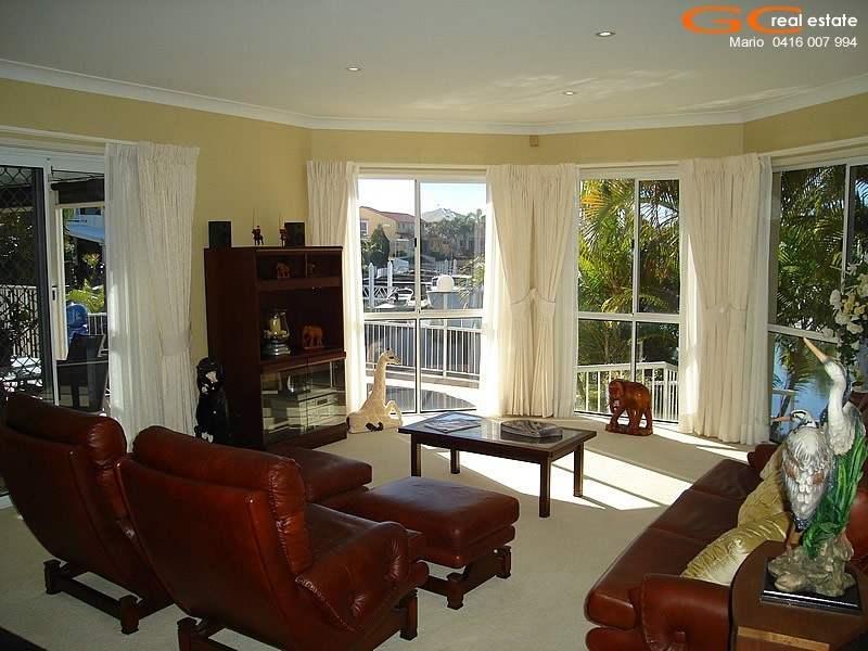 70 Pebble Beach Drive, Runaway Bay QLD 4216