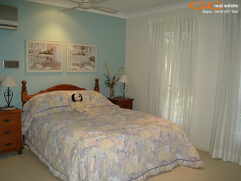 70 Pebble Beach Drive, Runaway Bay QLD 4216