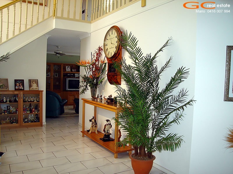 70 Pebble Beach Drive, Runaway Bay QLD 4216