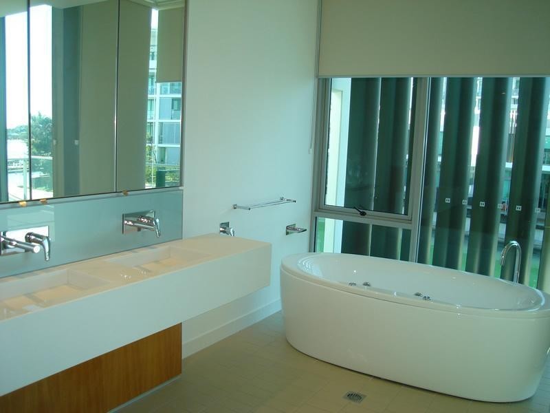 9106/2 The Promontory, Ephraim Island, Paradise Point QLD 4216