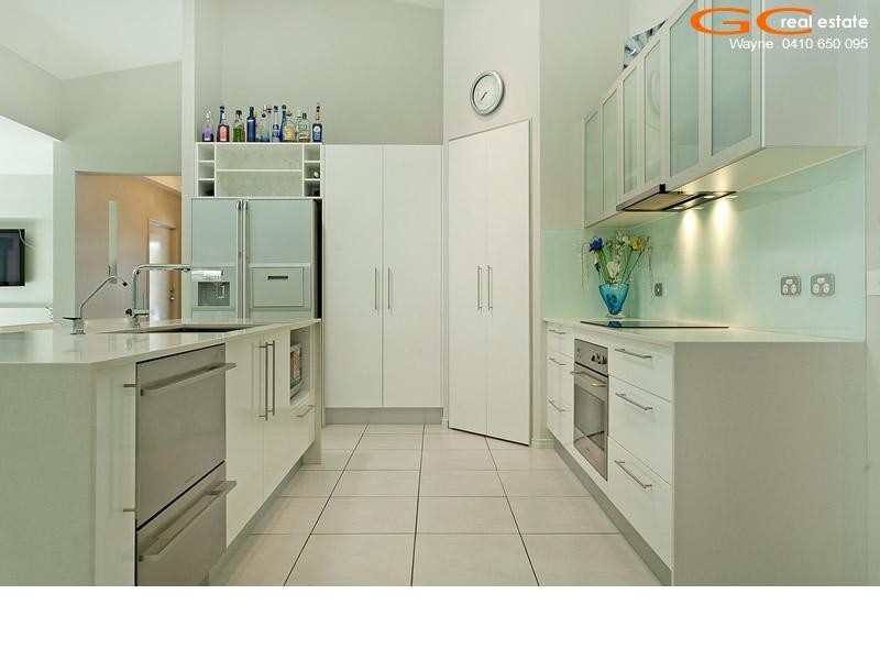 10 Lagos Court, Coombabah QLD 4216