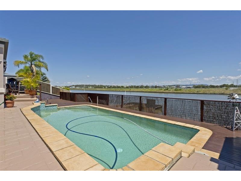 34 Anchorage Way, Biggera Waters QLD 4216