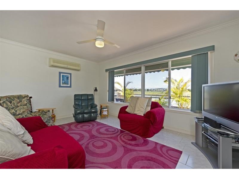 34 Anchorage Way, Biggera Waters QLD 4216