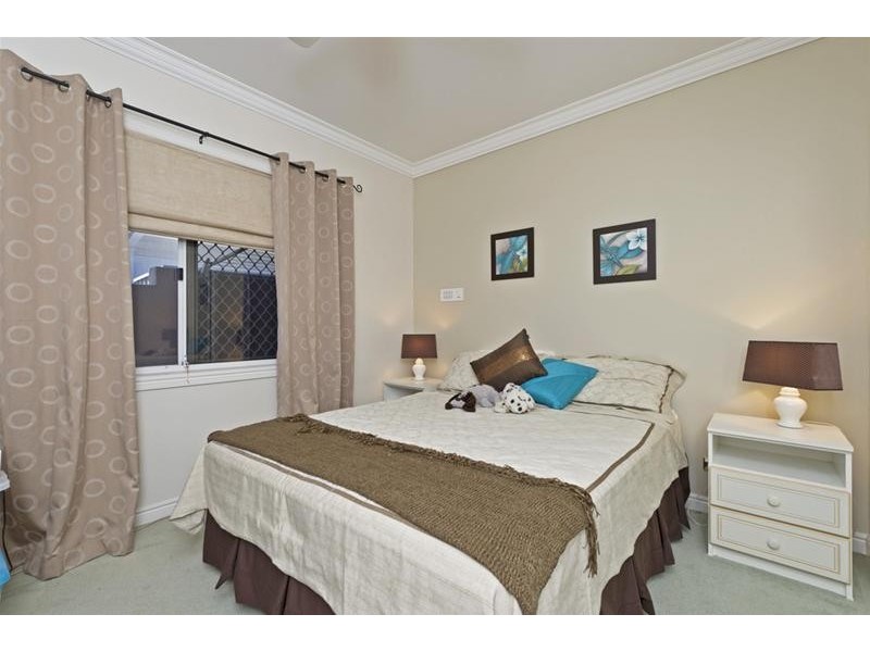 34 Anchorage Way, Biggera Waters QLD 4216