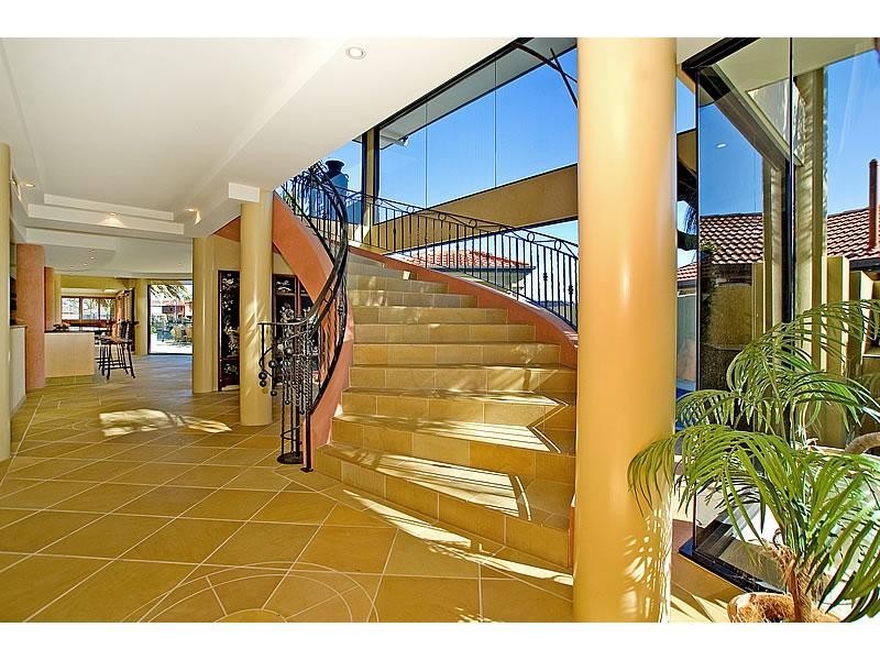 9 Van Diemen Place, Hollywell QLD 4216