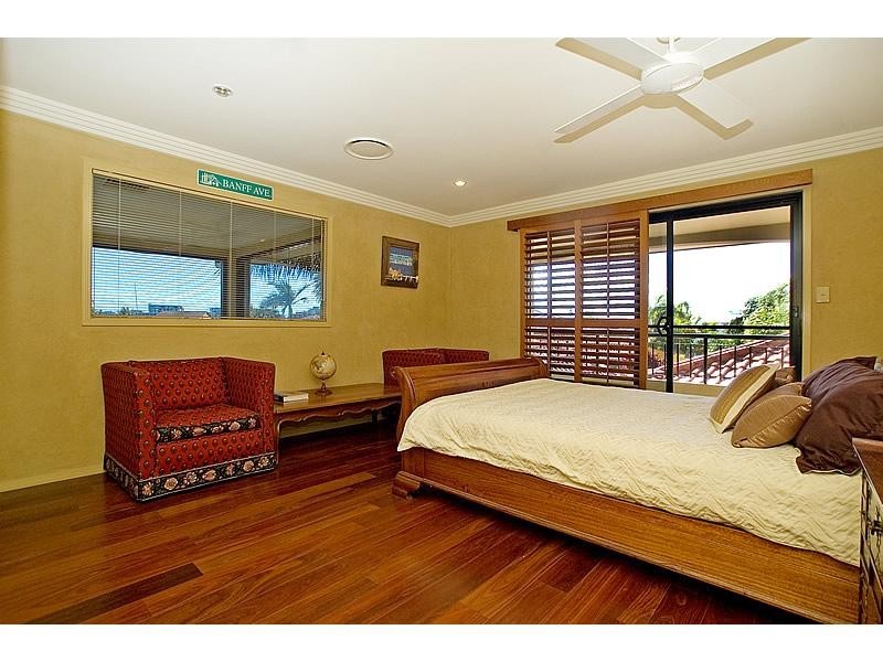 9 Van Diemen Place, Hollywell QLD 4216