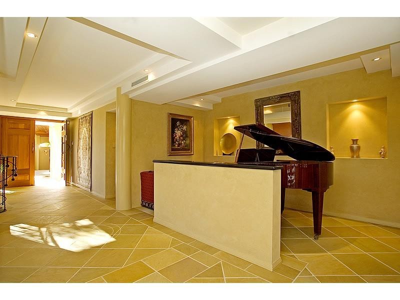 9 Van Diemen Place, Hollywell QLD 4216