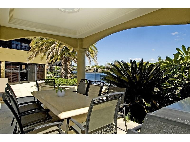 9 Van Diemen Place, Hollywell QLD 4216