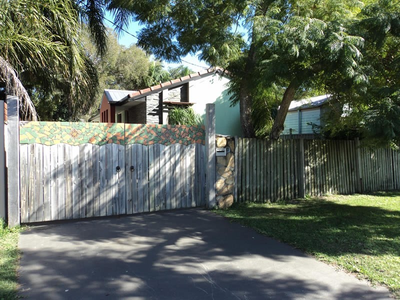 12 Tarni Street, Coombabah QLD 4216