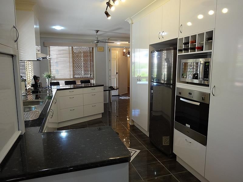 27 Numbat Court, Coombabah QLD 4216