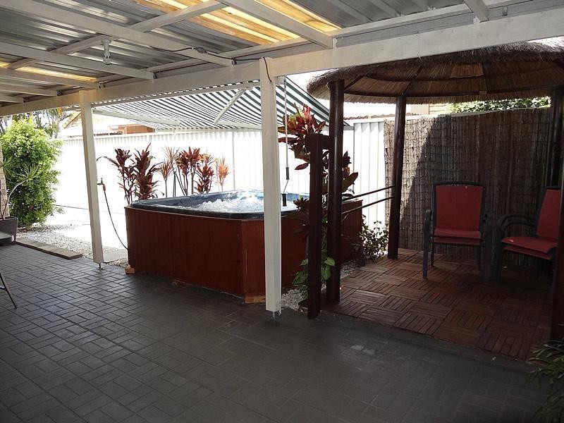 27 Numbat Court, Coombabah QLD 4216