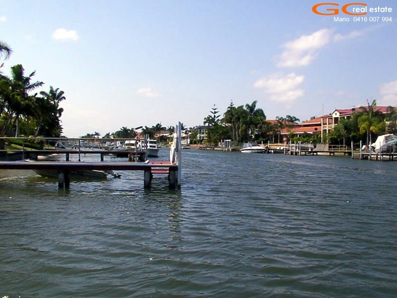 25 Seaspray Street, Paradise Point QLD 4216