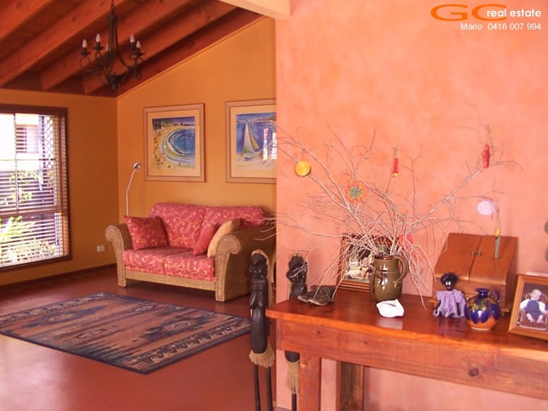 25 Seaspray Street, Paradise Point QLD 4216