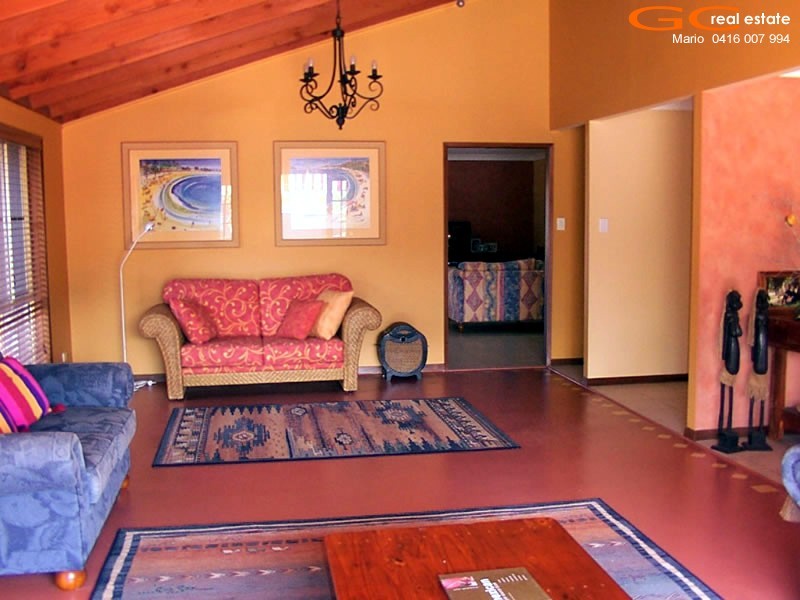 25 Seaspray Street, Paradise Point QLD 4216