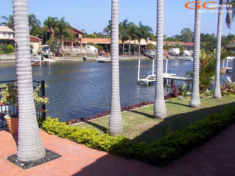 25 Seaspray Street, Paradise Point QLD 4216