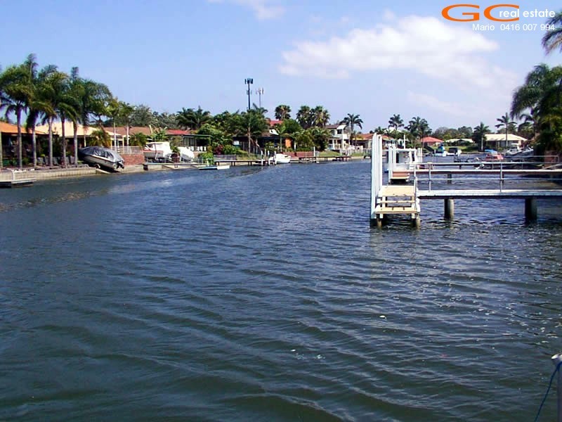 25 Seaspray Street, Paradise Point QLD 4216