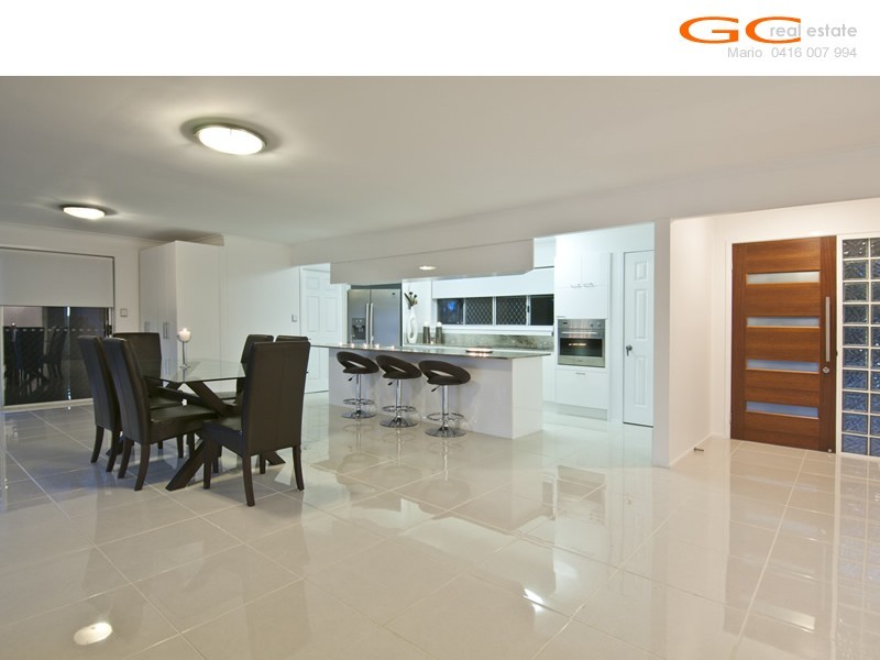 172 Morala Avenue, Runaway Bay QLD 4216