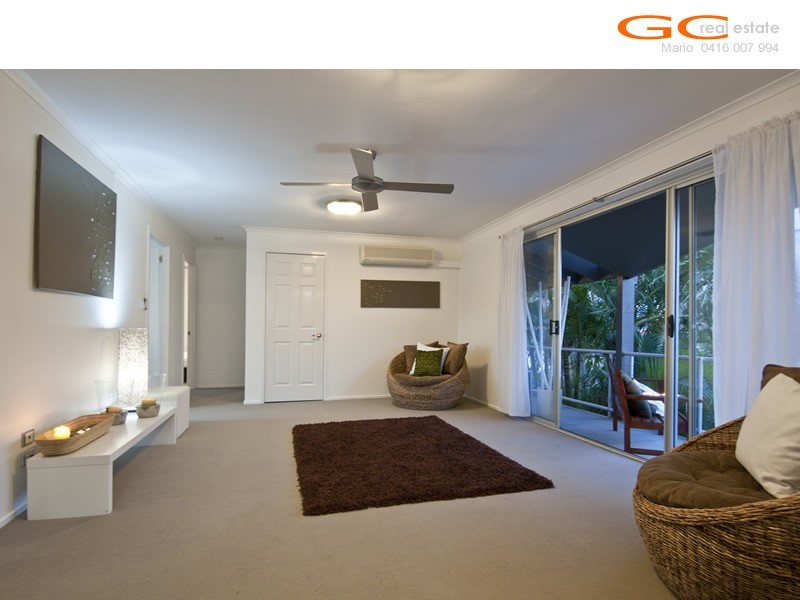 172 Morala Avenue, Runaway Bay QLD 4216