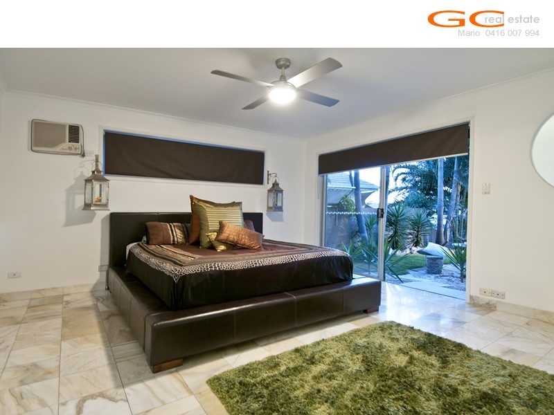 172 Morala Avenue, Runaway Bay QLD 4216