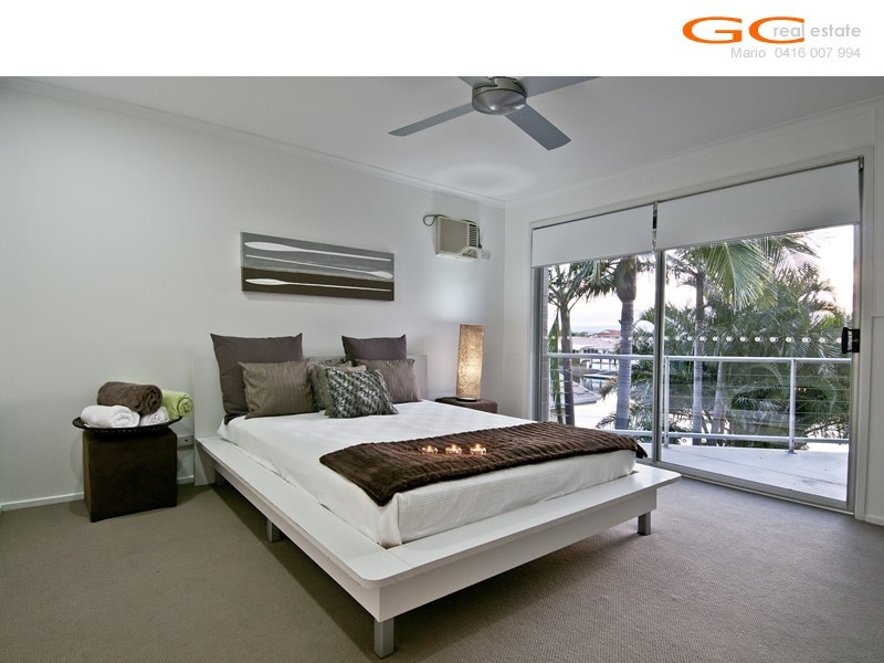 172 Morala Avenue, Runaway Bay QLD 4216