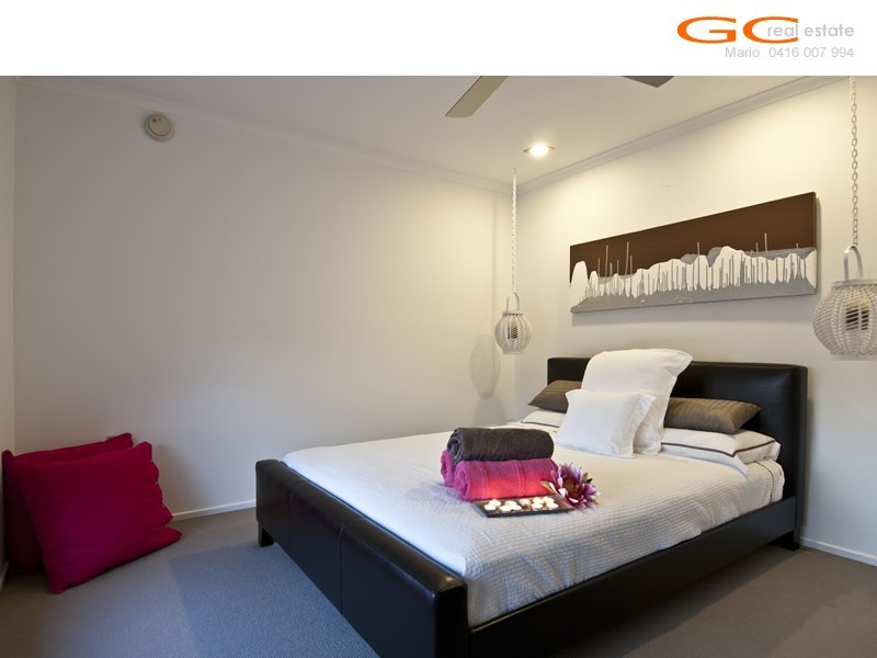 172 Morala Avenue, Runaway Bay QLD 4216