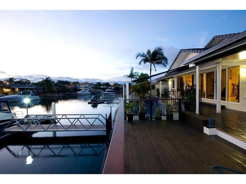 98 Sundance Way, Runaway Bay QLD 4216