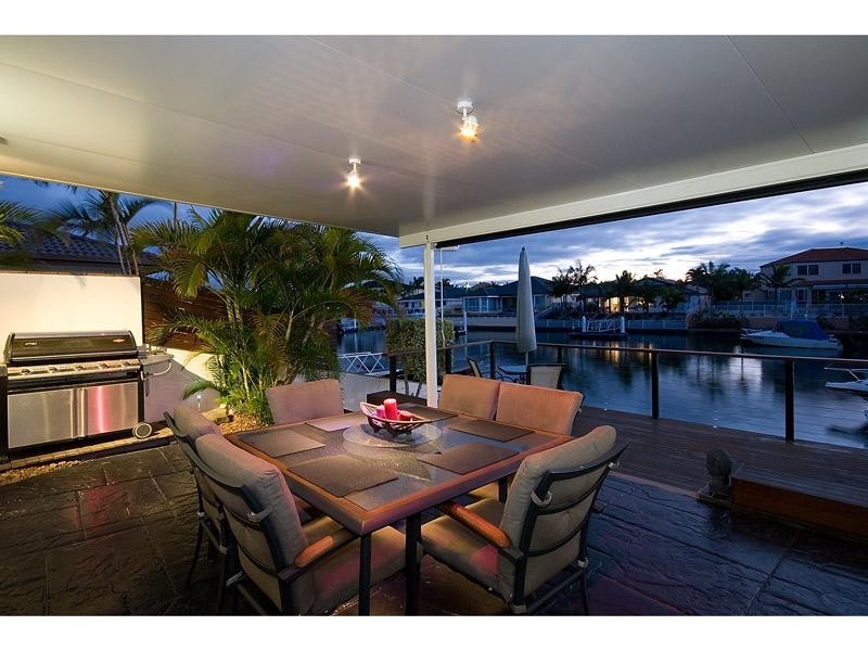 98 Sundance Way, Runaway Bay QLD 4216