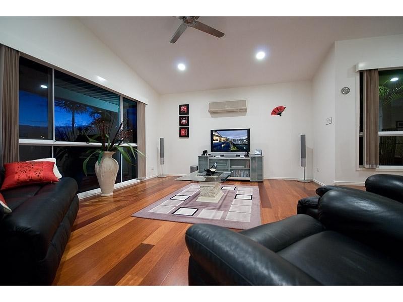98 Sundance Way, Runaway Bay QLD 4216
