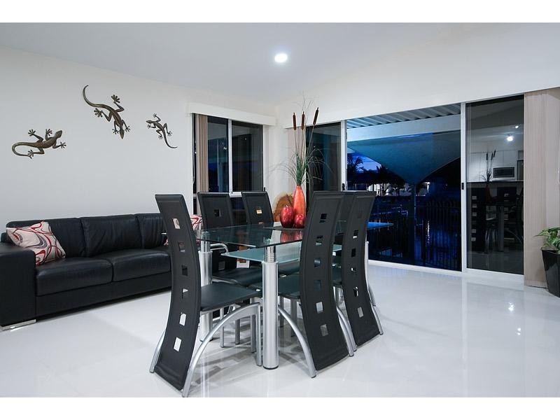 98 Sundance Way, Runaway Bay QLD 4216