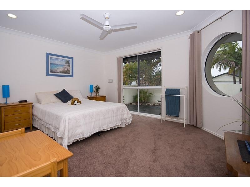 98 Sundance Way, Runaway Bay QLD 4216