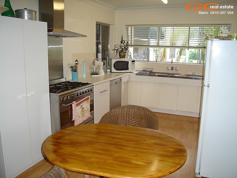 19 Ray Street, Runaway Bay QLD 4216