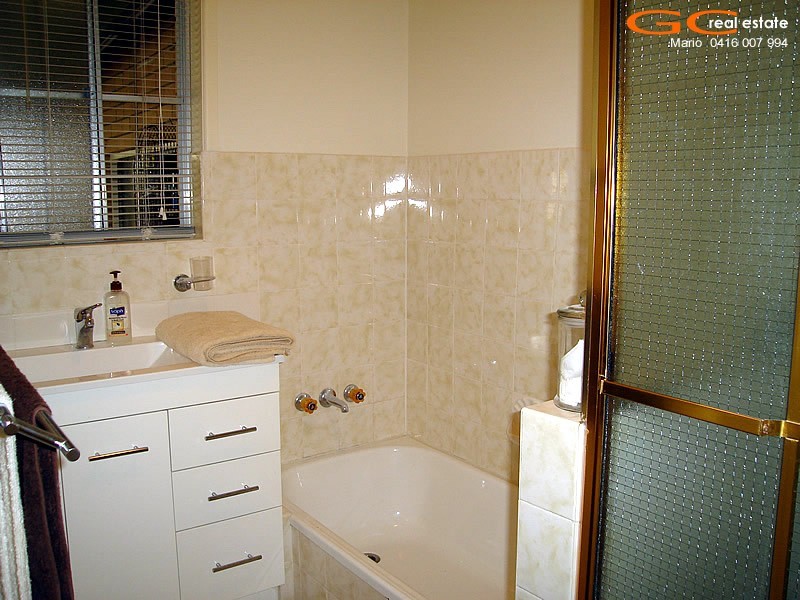 19 Ray Street, Runaway Bay QLD 4216