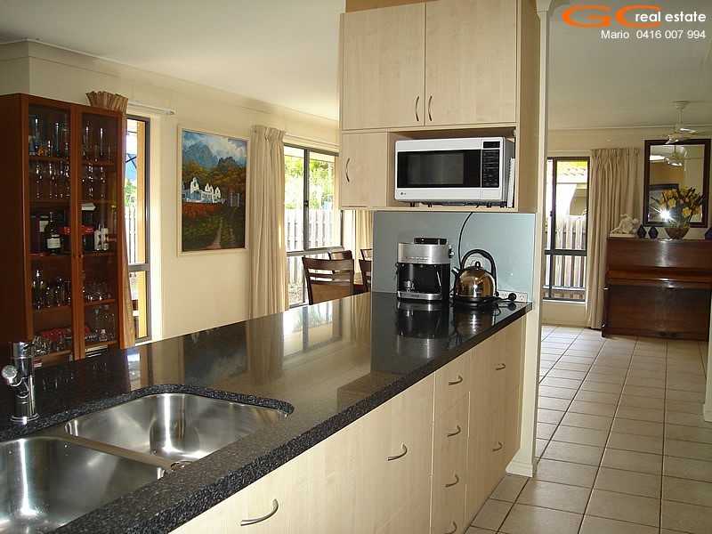 17 Shinnecock Close, Hope Island QLD 4212