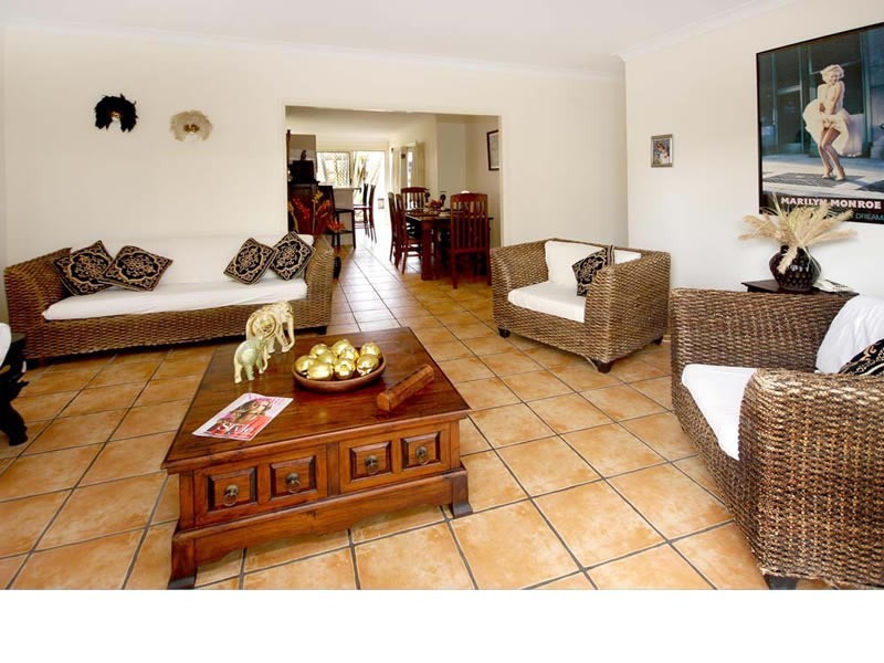 16 Ray Street, Runaway Bay QLD 4216