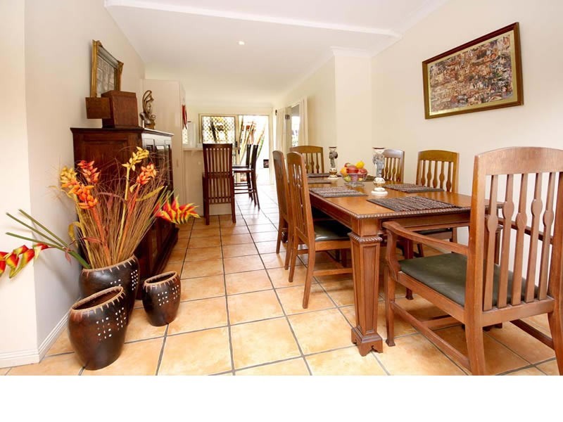 16 Ray Street, Runaway Bay QLD 4216