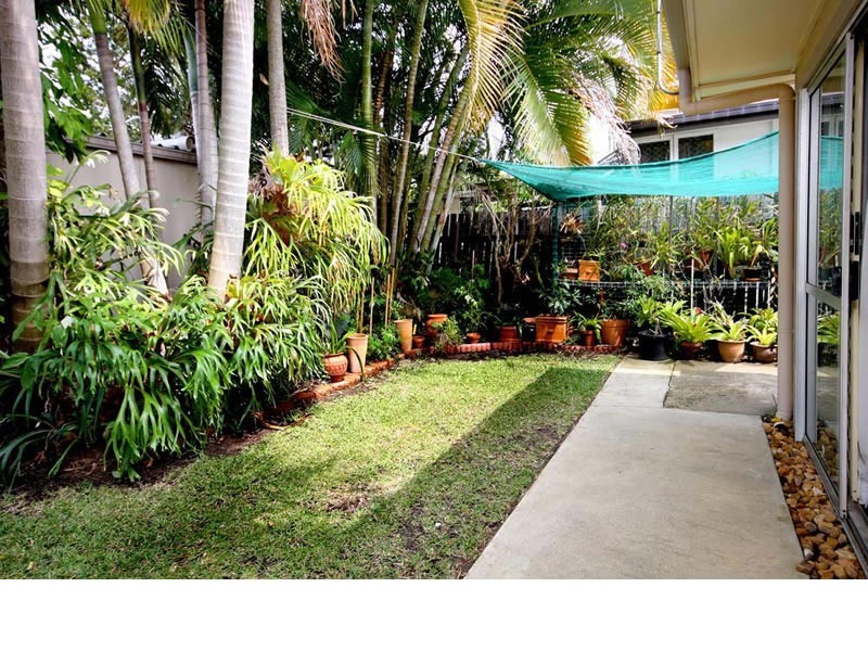 16 Ray Street, Runaway Bay QLD 4216