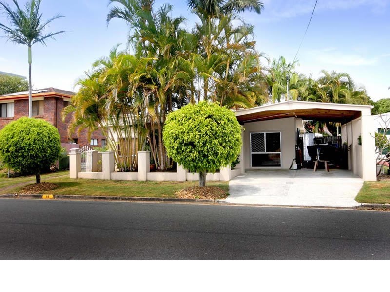16 Ray Street, Runaway Bay QLD 4216