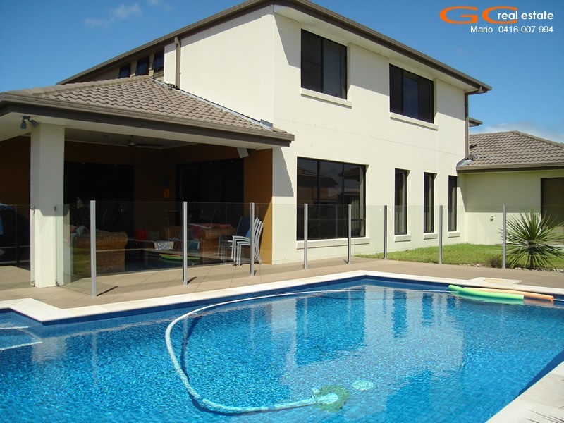 11 Torrevella Vista, Coombabah QLD 4216