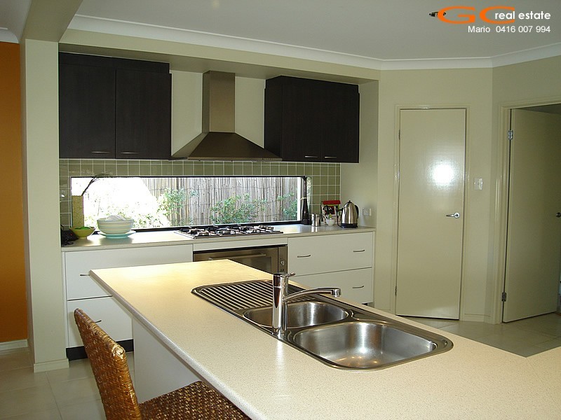 11 Torrevella Vista, Coombabah QLD 4216