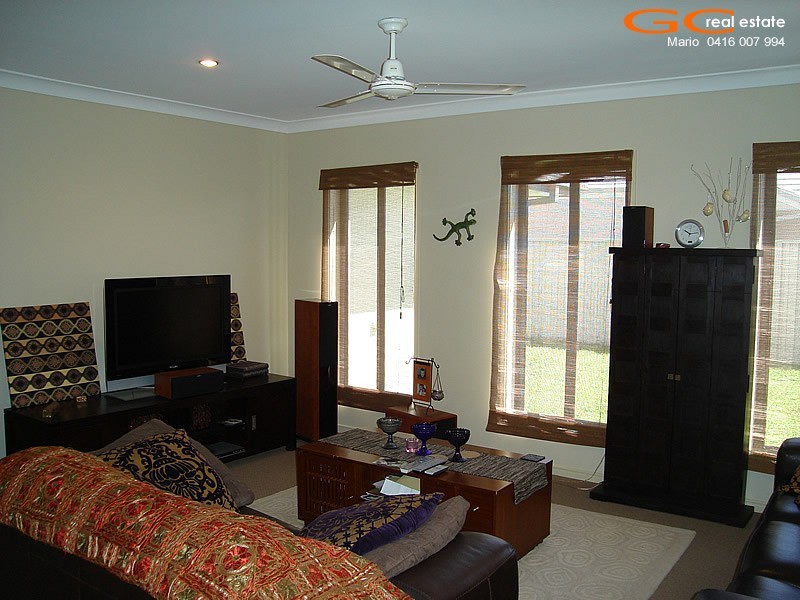 11 Torrevella Vista, Coombabah QLD 4216