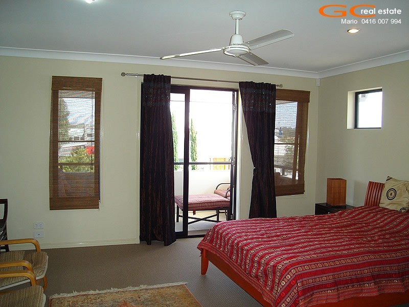 11 Torrevella Vista, Coombabah QLD 4216