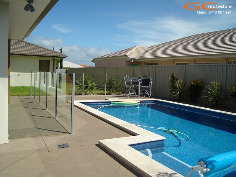 11 Torrevella Vista, Coombabah QLD 4216