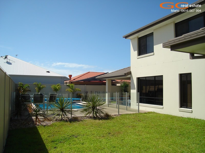 11 Torrevella Vista, Coombabah QLD 4216