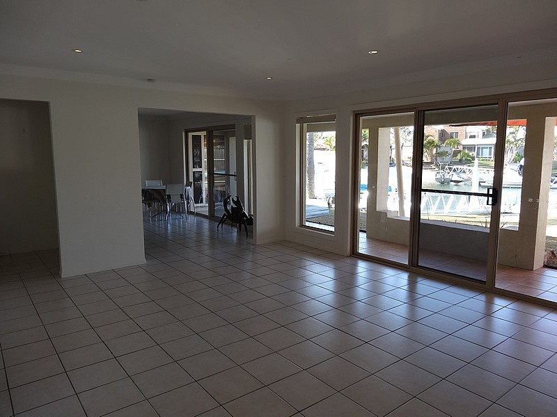 3 Shute Court, Paradise Point QLD 4216