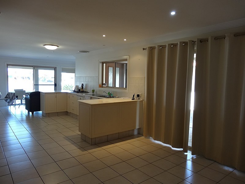 3 Shute Court, Paradise Point QLD 4216