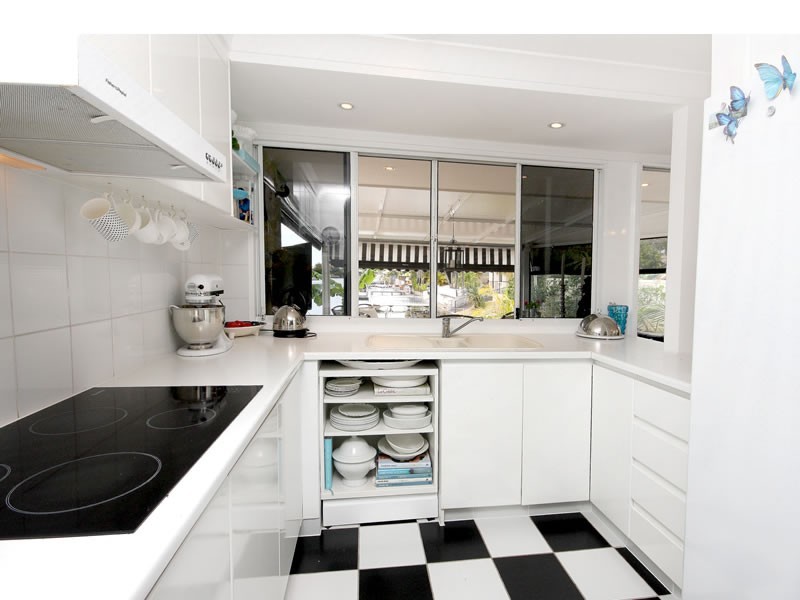 30 Cockleshell Court, Runaway Bay QLD 4216