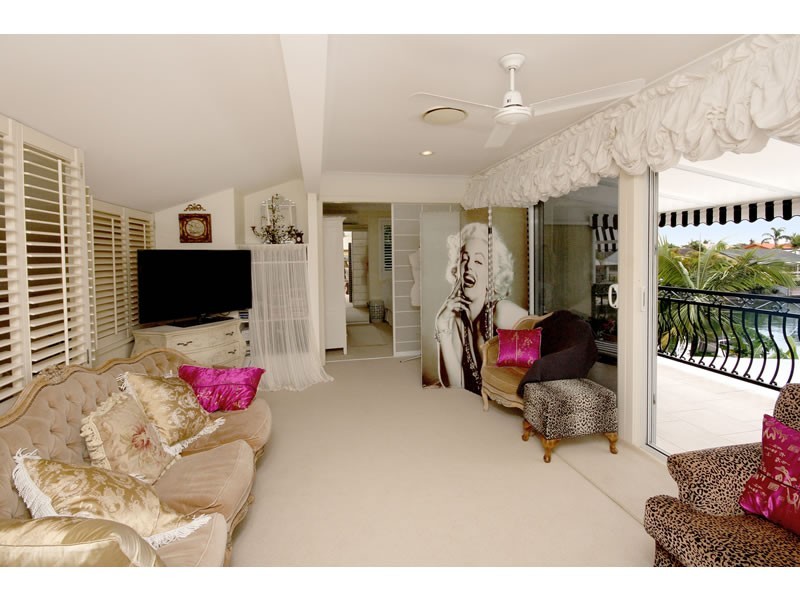 30 Cockleshell Court, Runaway Bay QLD 4216