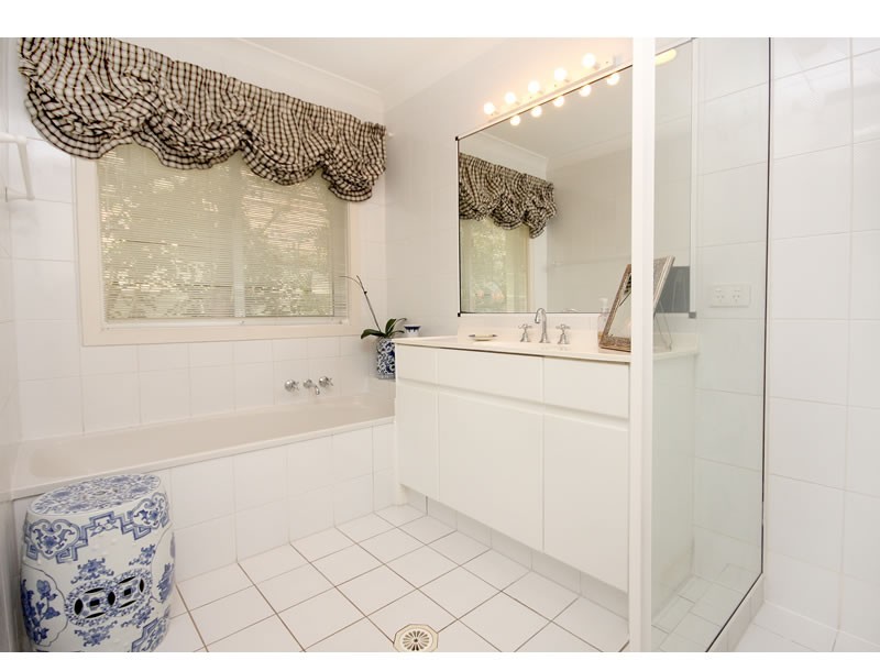 30 Cockleshell Court, Runaway Bay QLD 4216