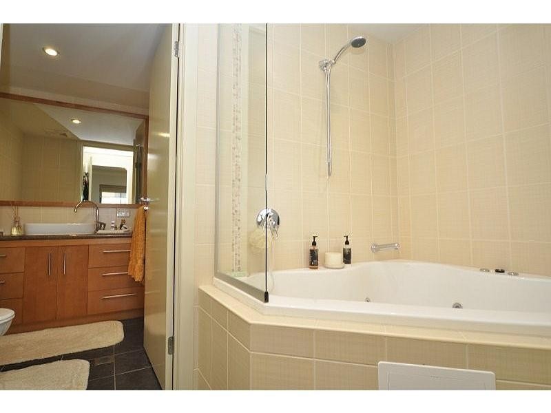 7/31 Railway Street, Southport QLD 4215